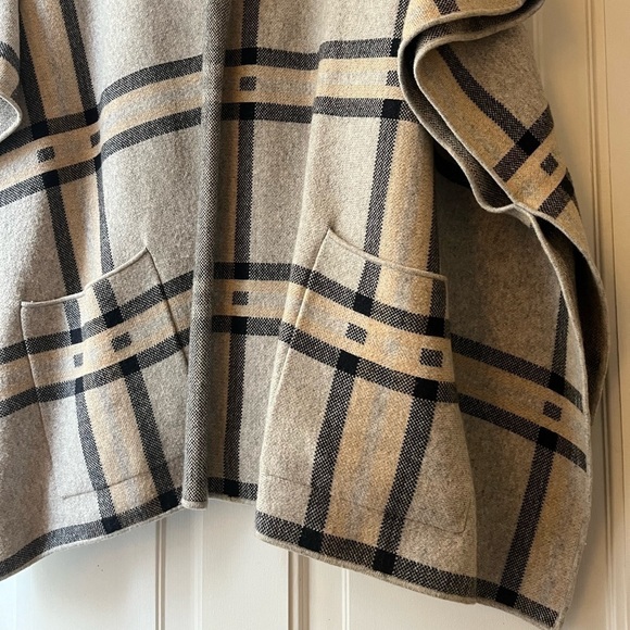 Ann Taylor Loft Plaid Cape Coat - Picture 9 of 10